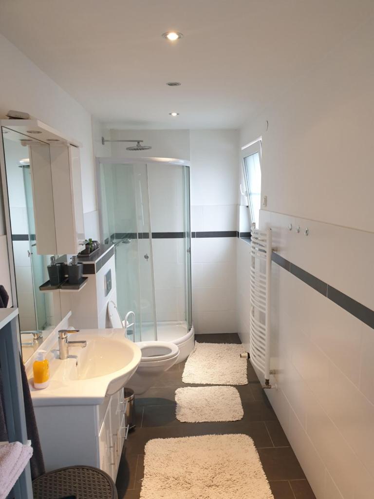Wohnung, Zimmer in Frankfurt Flughafen zu vermieten photo 1