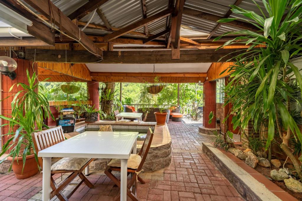 Carana Hilltop Villa photo 3