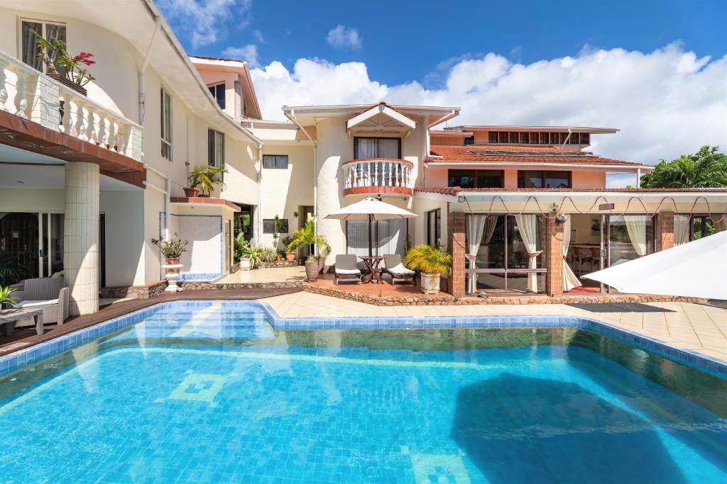 Carana Hilltop Villa photo 4