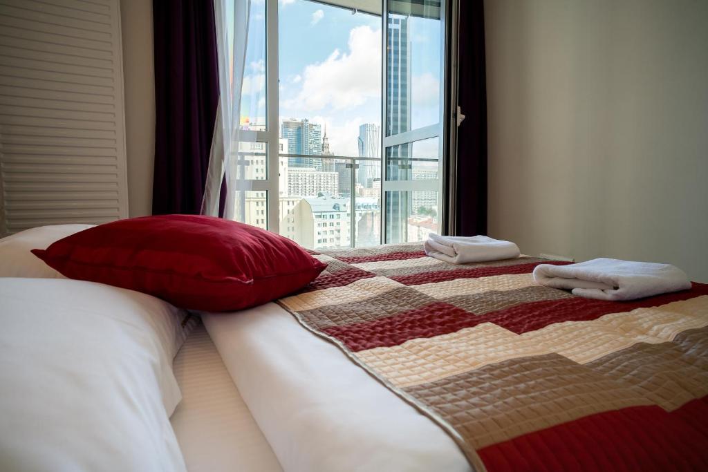 Апартаменты (Апартаменты (4 взрослых) - 61A Grzybowska Street), Platinum Towers E-Apartments