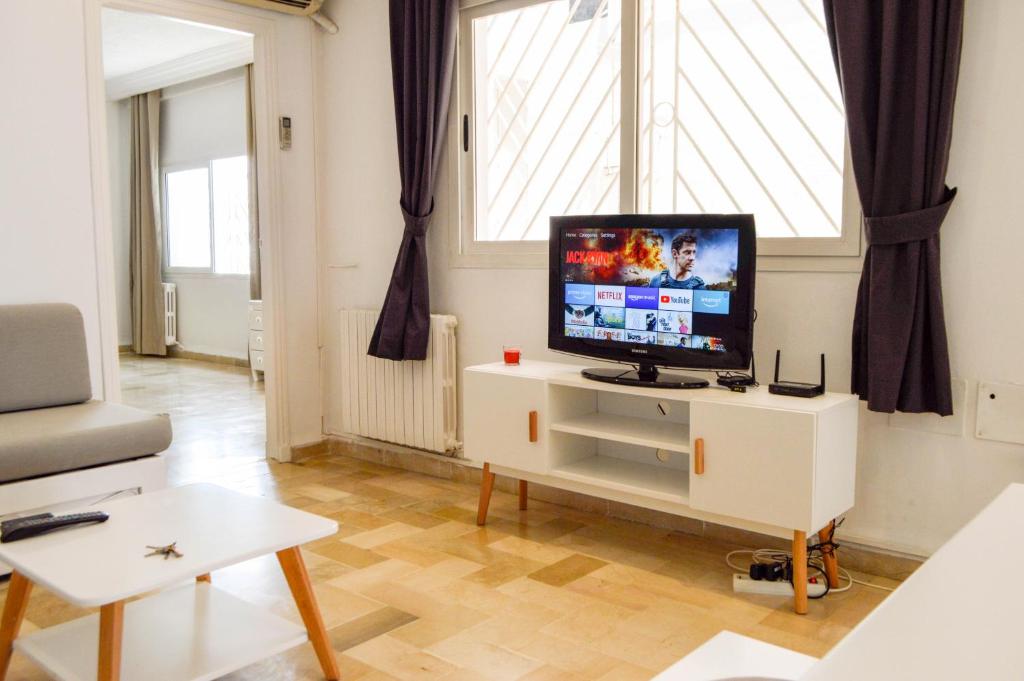 Cosy apartment @ La marsa Corniche-Beach photo 4