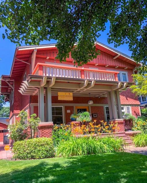 Lady Geneva Bed and Breakfast image