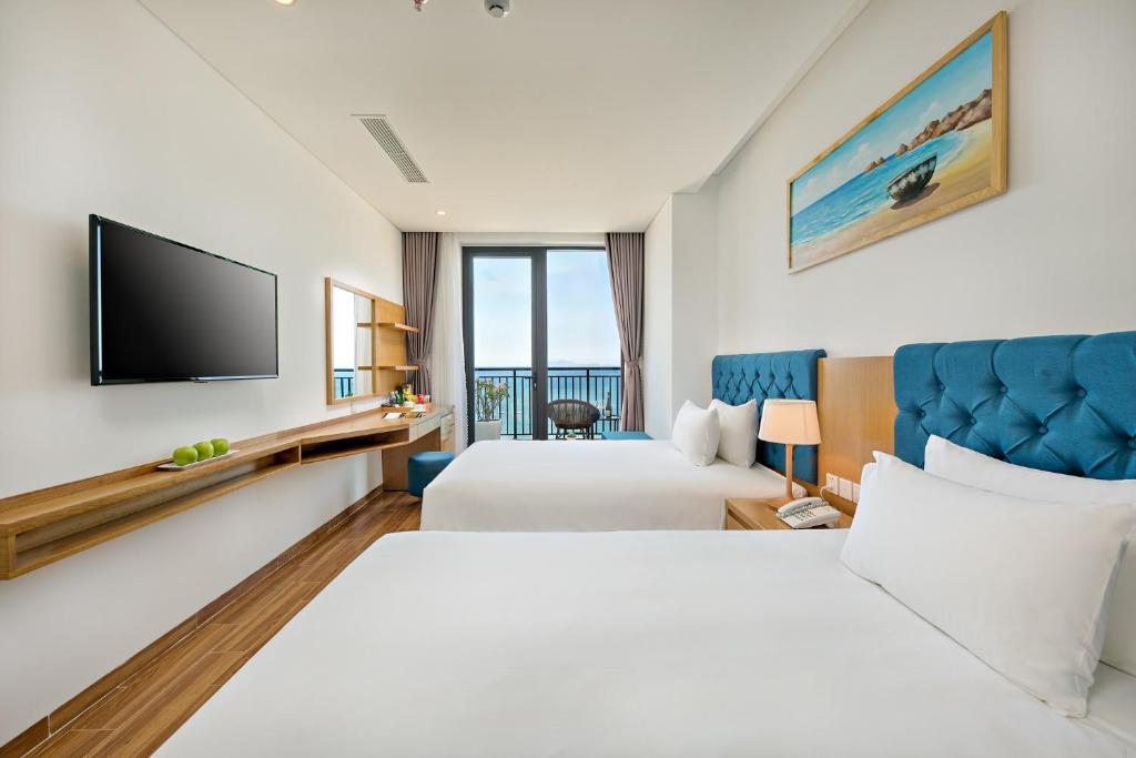 Сьюит (Двухместный люкс с 2 отдельными кроватями и балконом), Seashore Hotel & Apartment