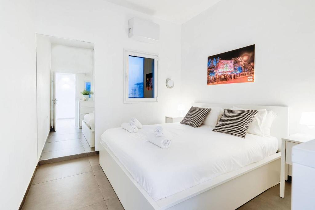 Luxury Beach Tel Aviv 2BR by Airsuite photo 2