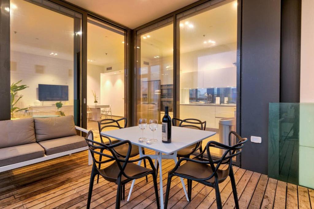 Luxury Beach Tel Aviv 2BR by Airsuite photo 3