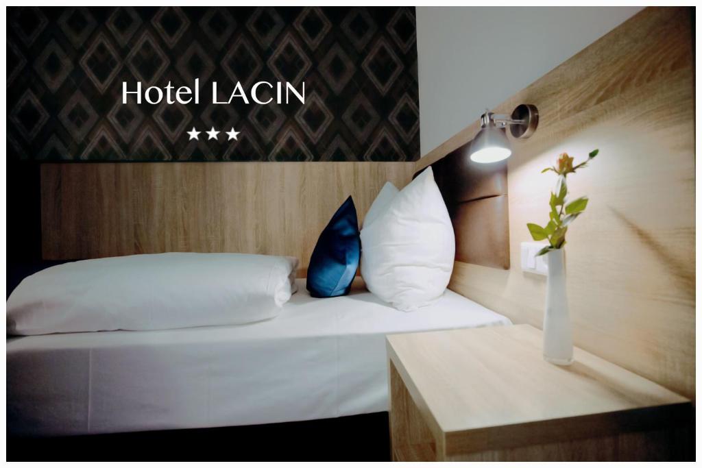 Одноместный (Одноместный номер с собственной ванной комнатой), Hotel LACIN