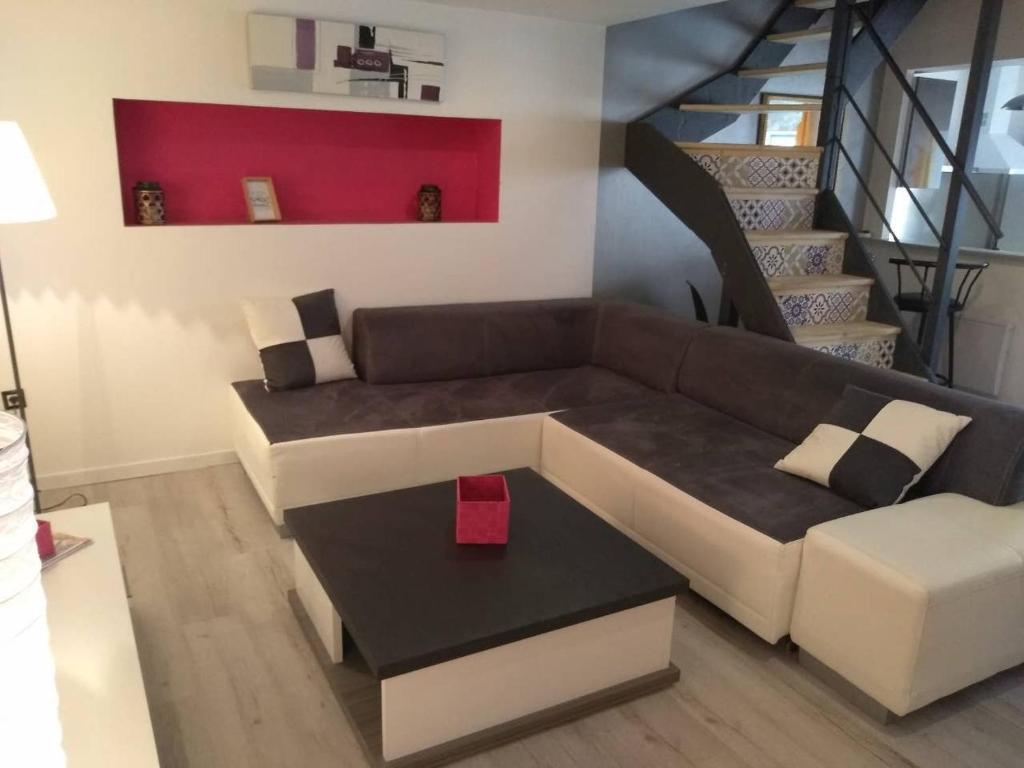 Agréable duplex au centre ville de Brioude photo 2