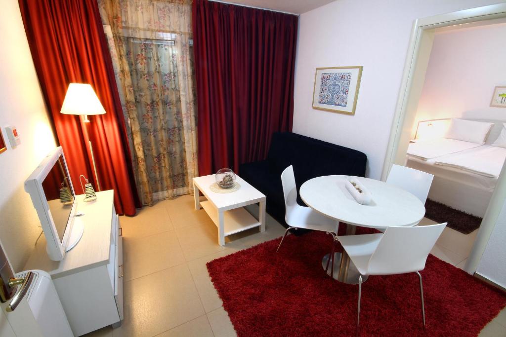Апартаменты (Апартаменты «Комфорт» с балконом), Hotel Aruba