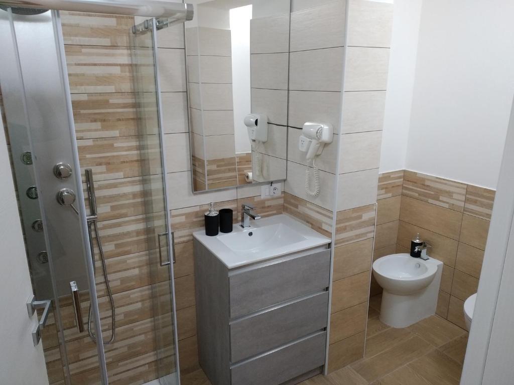 ORISTANO CAMERA BLU max 2 pers, BAGNO E USO CUCINA photo 4