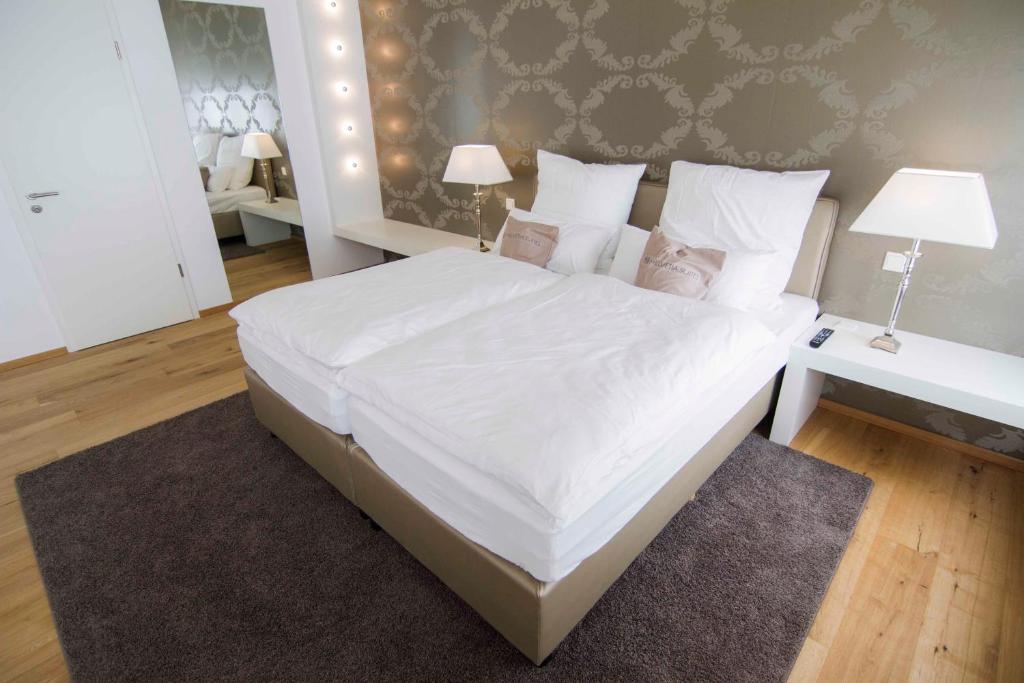 Сьюит (Улучшенный люкс), Helvetia Suites