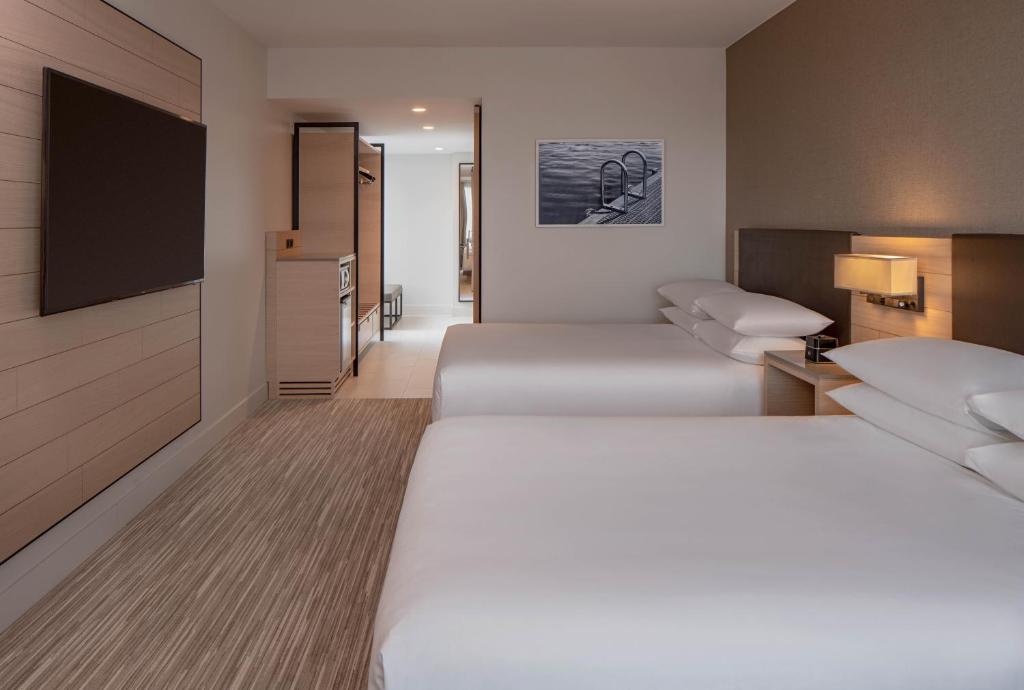 Сьюит (Угловой номер с 2 кроватями размера «queen-size»), Hyatt Regency Seattle