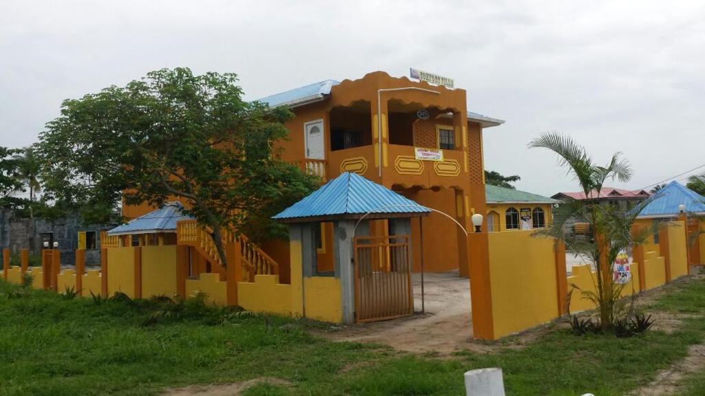 Ms. Holder's Comfort Villa photo 3
