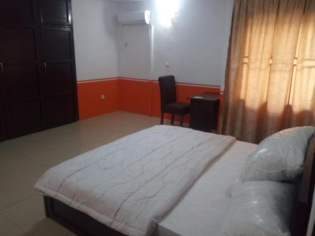 Tiffany Apartments photo 4
