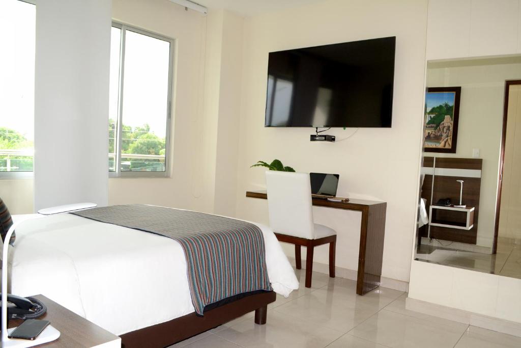 Hotel Metropolitano Plaza photo 2