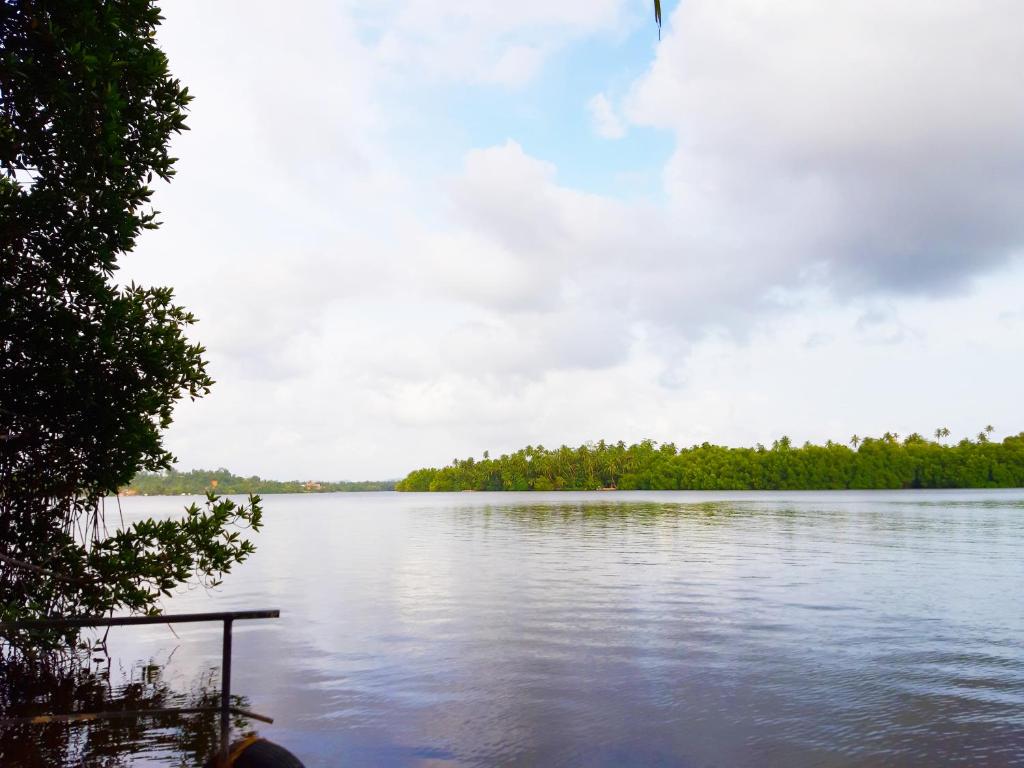 Villa Bentota River View photo 2