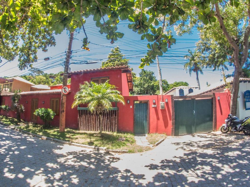 Mansão com Seis Suítes Pé na Areia da Praia dos Ossos e Próx. à Rua das Pedras Por Luxury Rentals photo 3