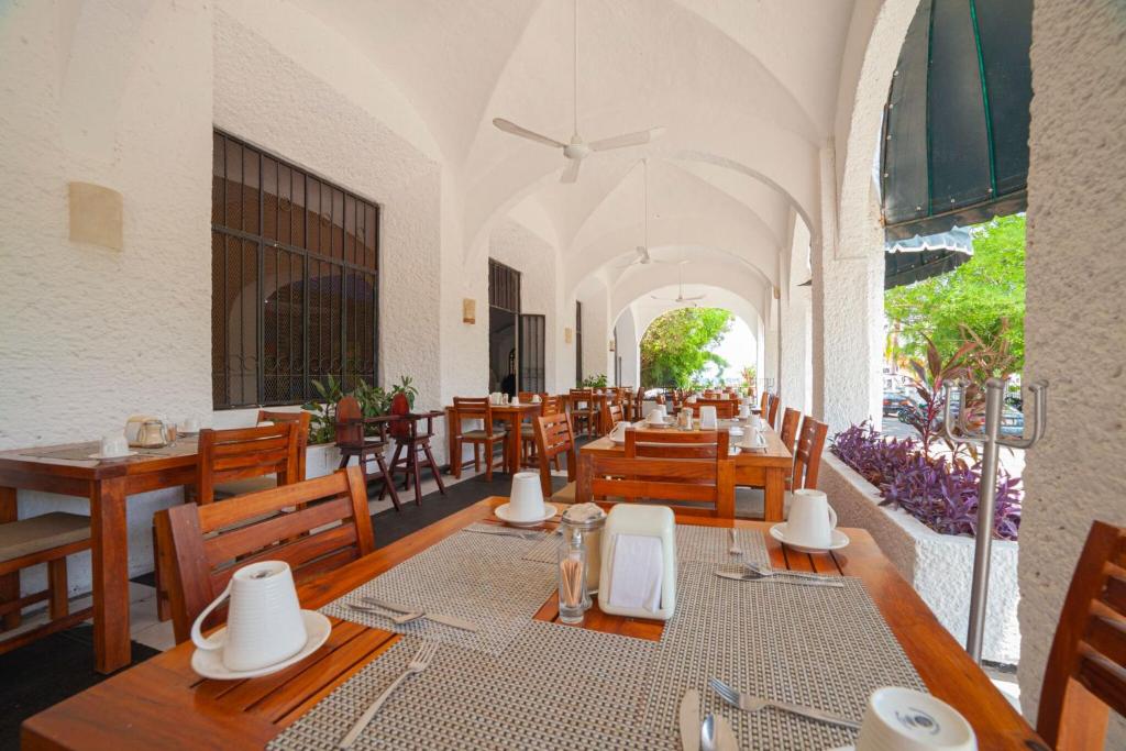 Hotel Marina Resort & Beach Club photo 4