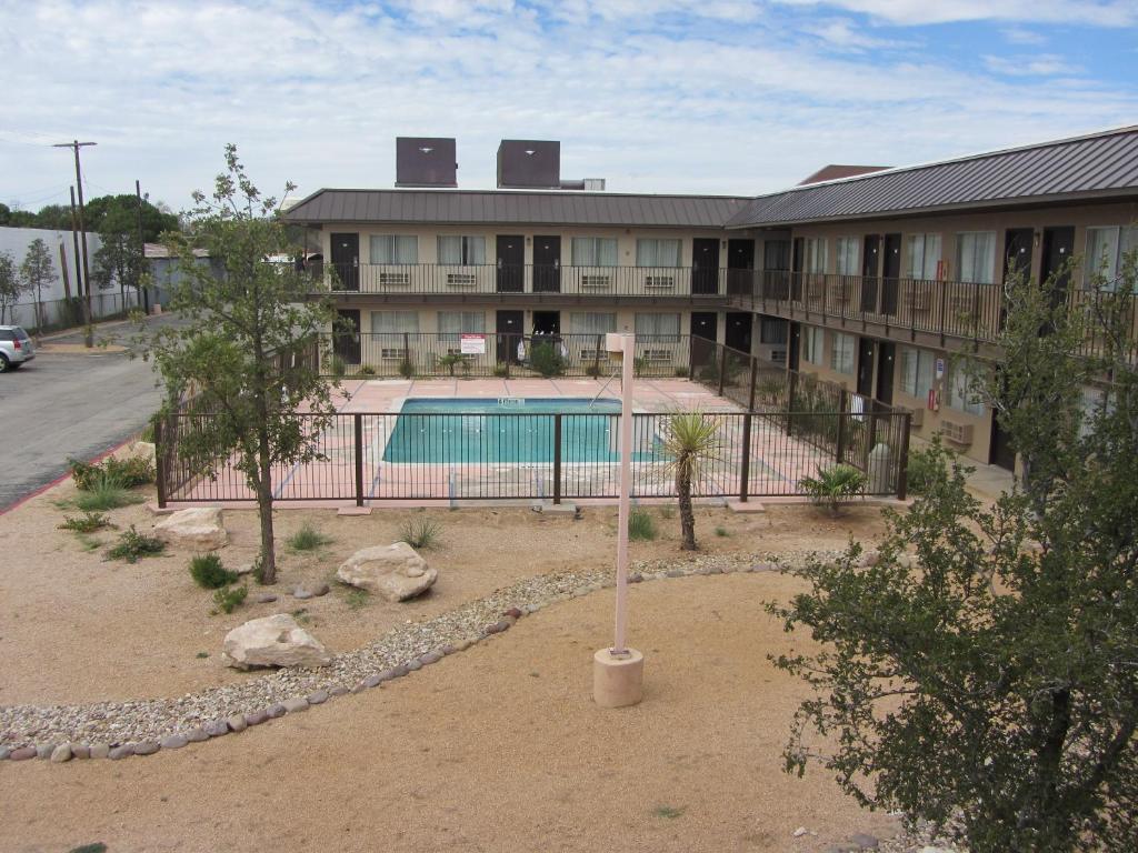 Howard Johnson by Wyndham Odessa TX image