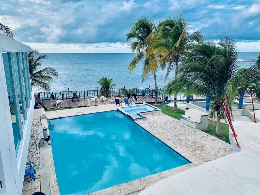 Ventana al Atlantico Boutique Hotel at Arecibo 681 Ocean Drive photo 1