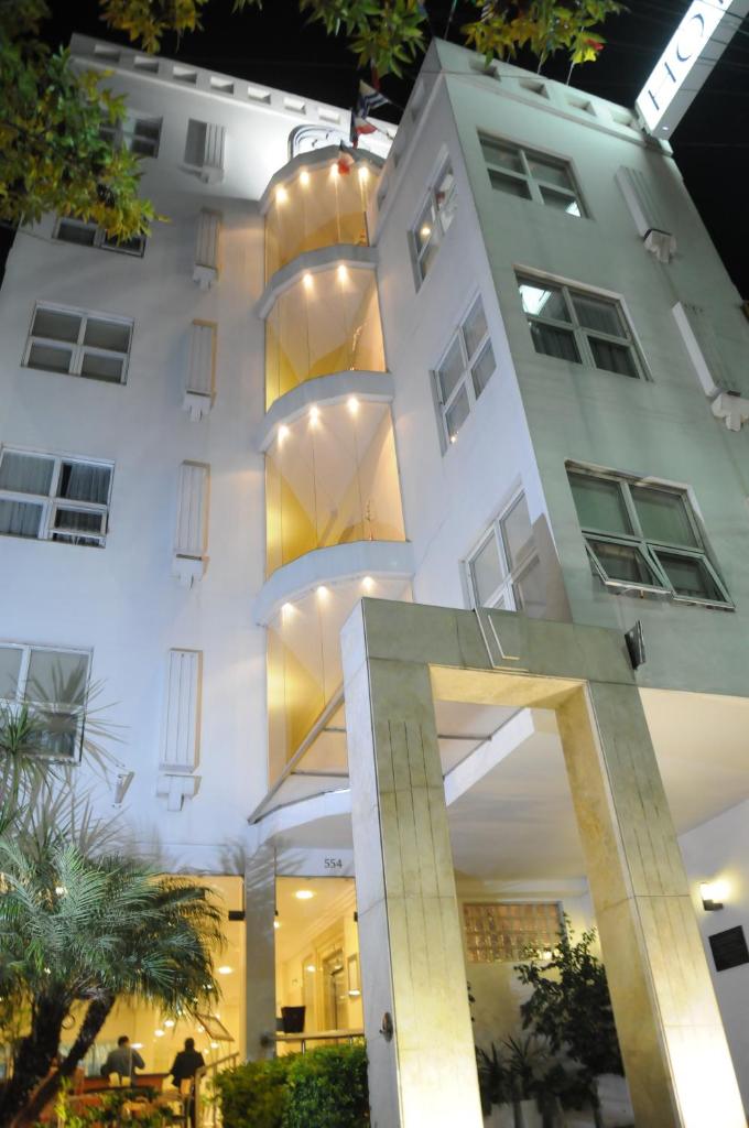 Parra Hotel & Suites