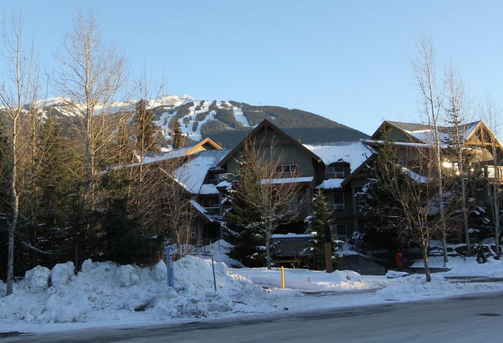 Glacier's Reach by Whistler Retreats