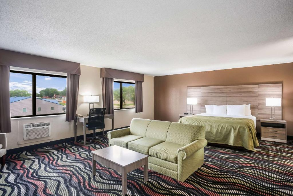 Quality Inn Cedar Rapids South photo 4