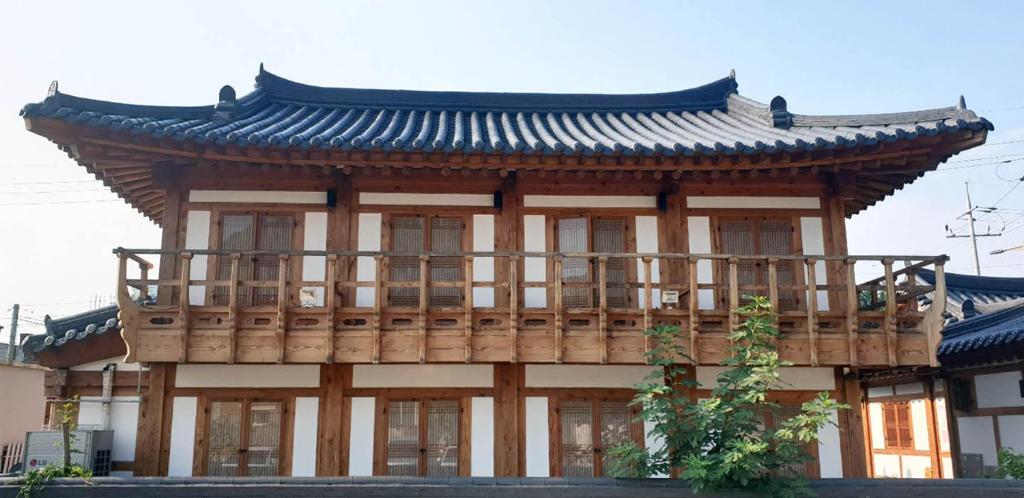 Leega Hanok photo 2