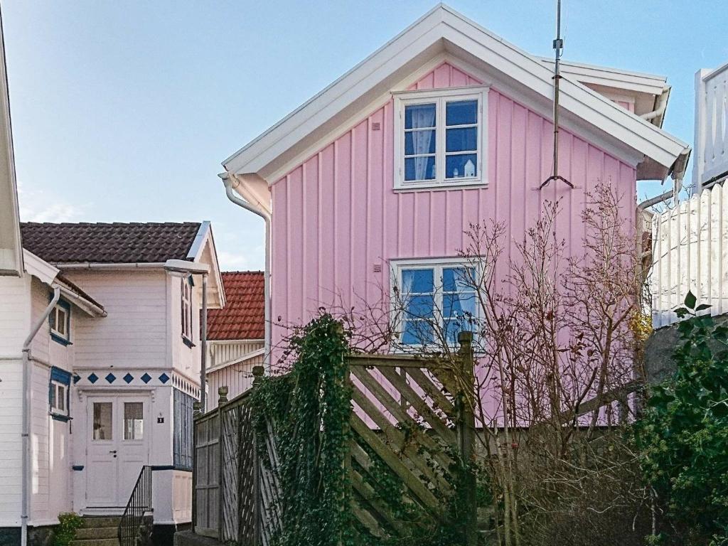 4 person holiday home in GRUNDSUND