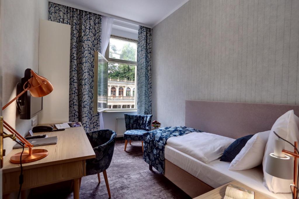 Одноместный (Одноместный номер «Комфорт», вид на колоннаду), Отель ASTORIA Hotel & Medical Spa