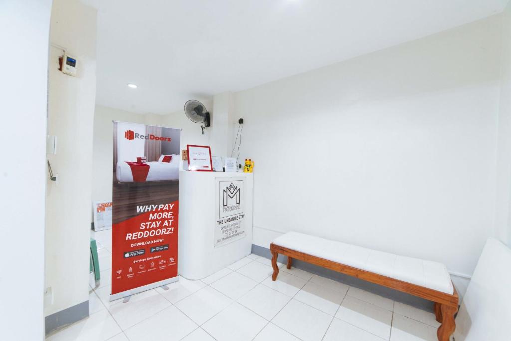 RedDoorz @ Plaza Jaro Iloilo photo 4