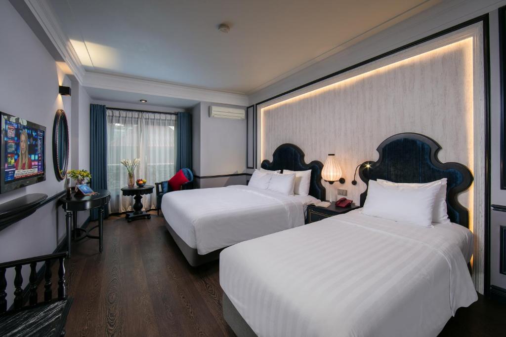 Khách sạn Calypso Suites 