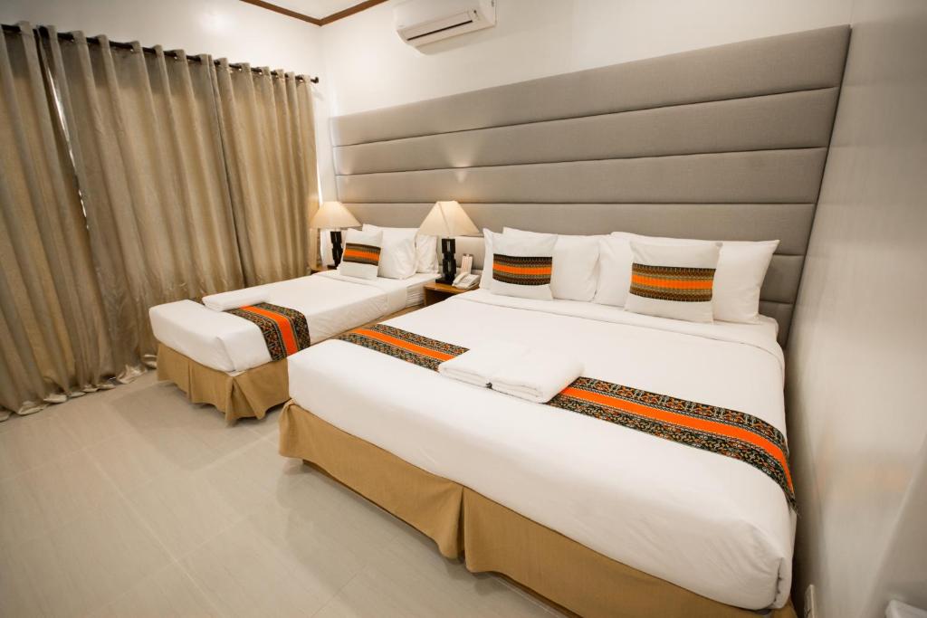 Трехместный (Улучшенный номер с балконом, рядом с пляжем), Sur Boracay