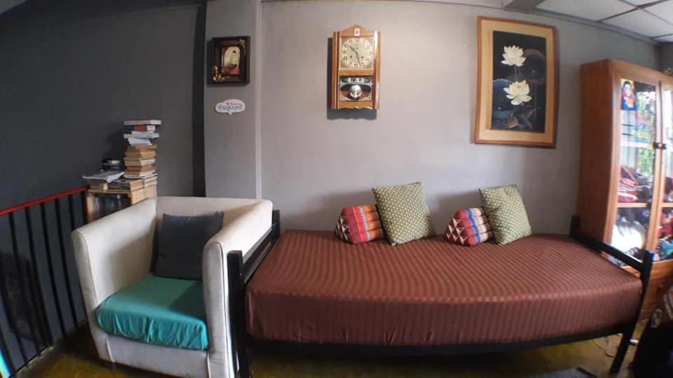 Muster House photo 2