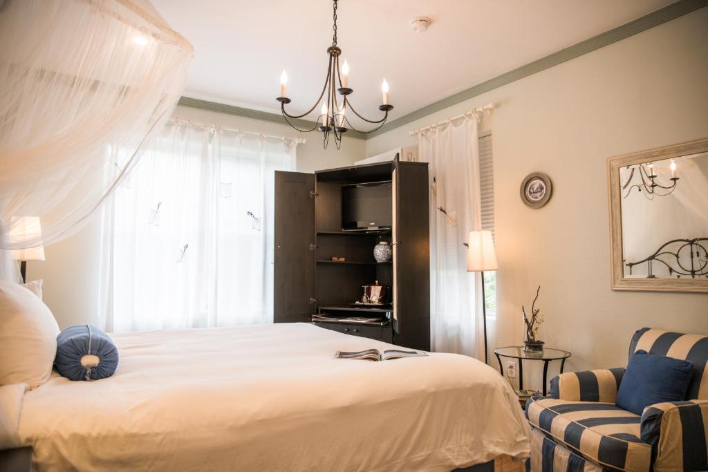 Двухместный (Номер с кроватью размера «king-size»), Cadet Hotel