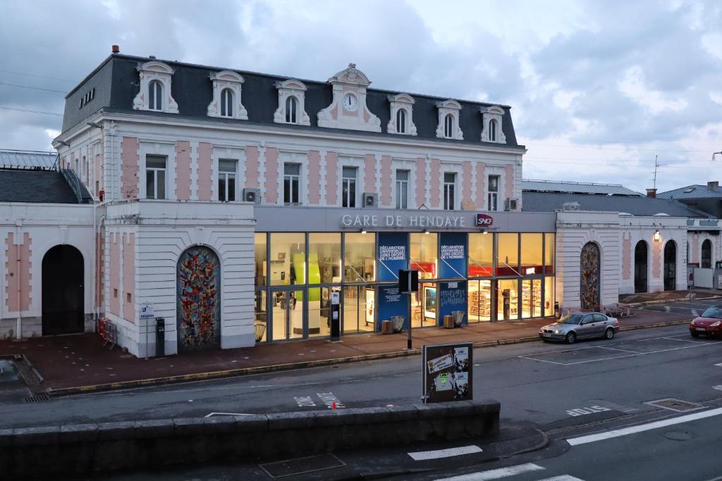 Gahenda - Appartement Volumineux et Familial - Parking, WiFi & Netflix photo 1