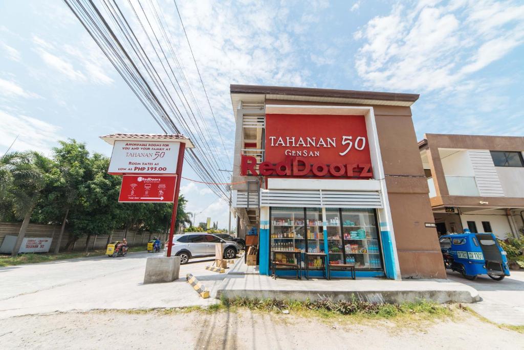 RedDoorz @ Aparente Gensan photo 3