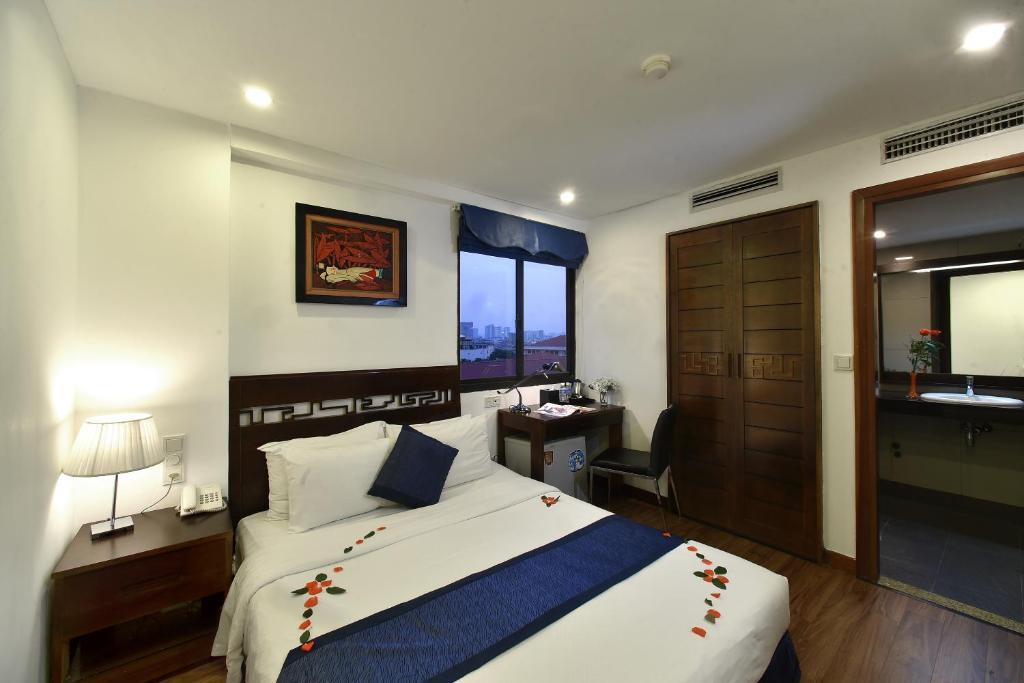 Двухместный (Улучшенный двухместный номер с 1 кроватью), Hanoi Eternity Hotel
