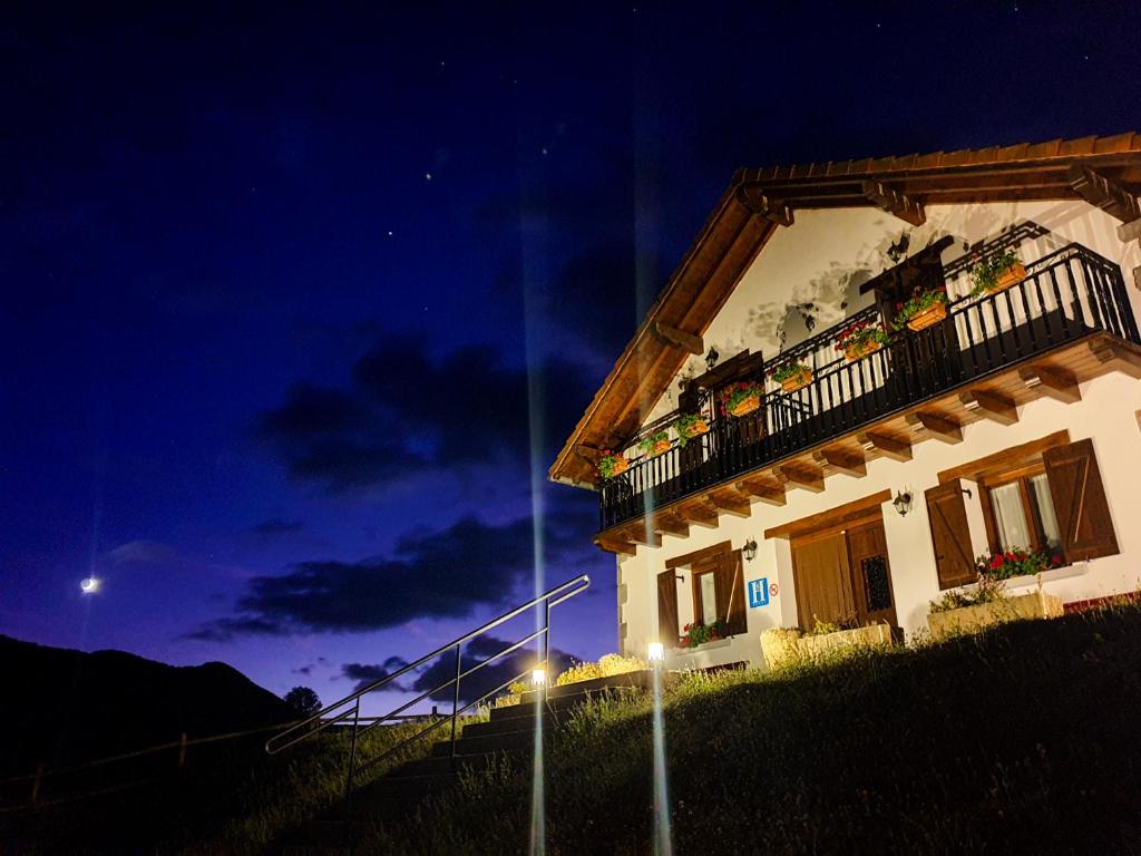 HOSTAL MENDILATZ photo 1