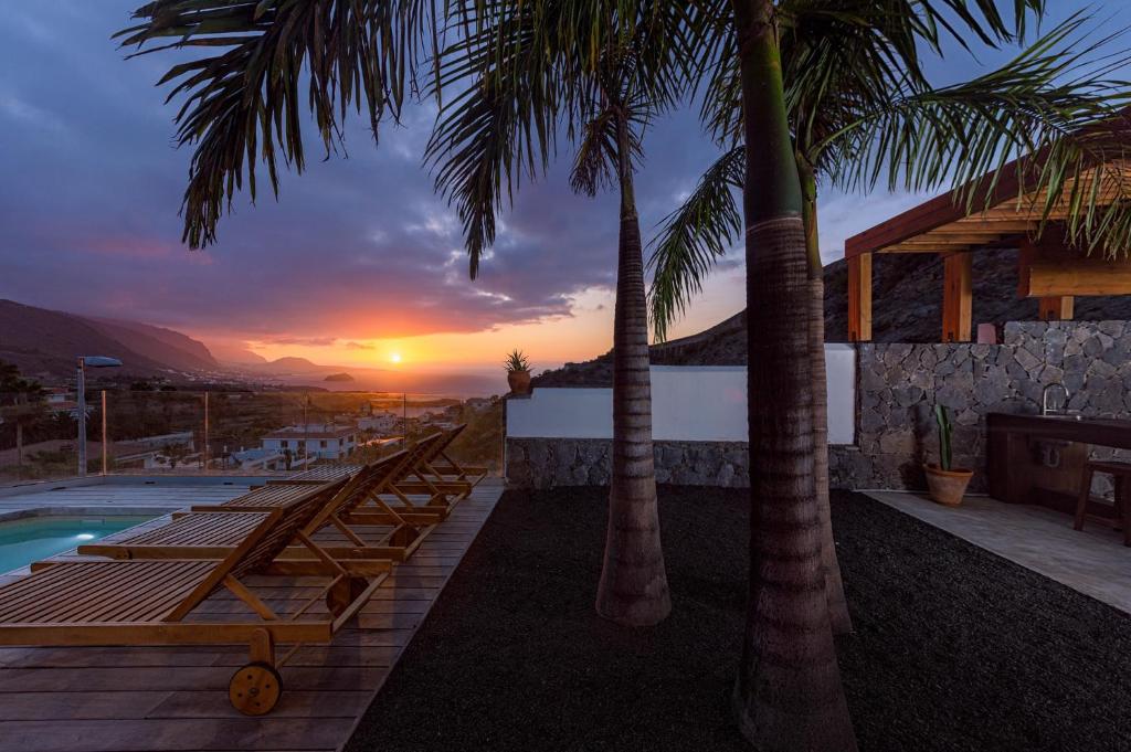Superior A: private pool & concierge photo 1
