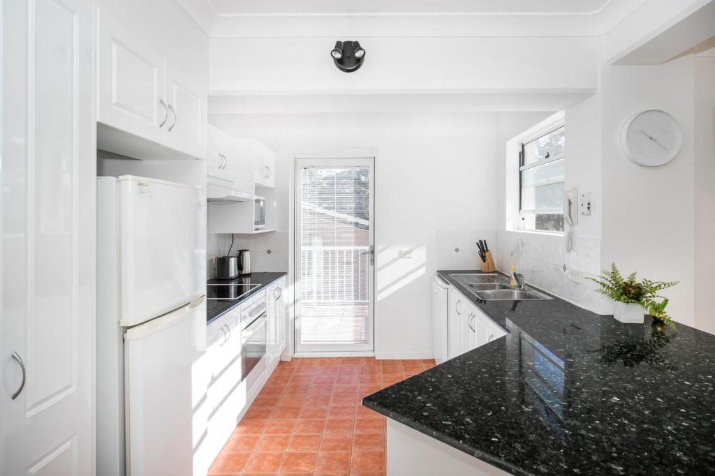 Beach side holiday apartment photo 4