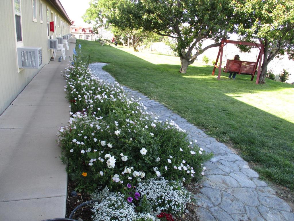 Virginia City Inn image
