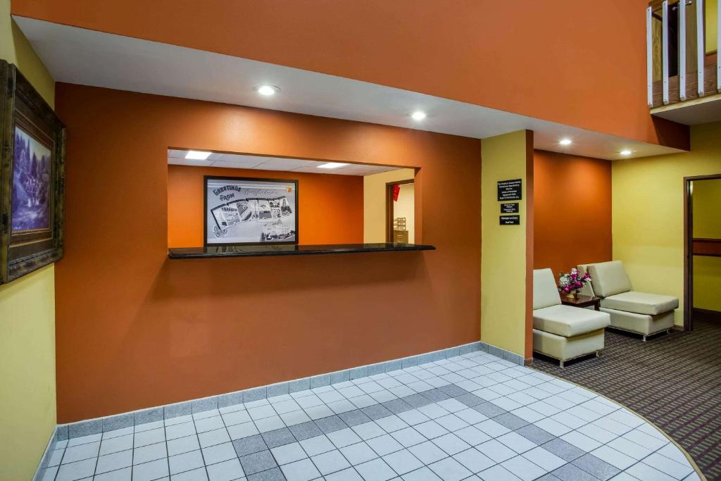 Super 8 by Wyndham Crawfordsville image