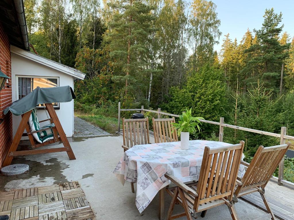 Cozy house in Kosta center surrounding with Swedish nature photo 4