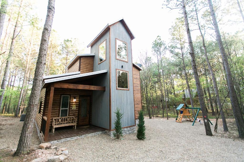 Fireside Creek Luxury Cabin image