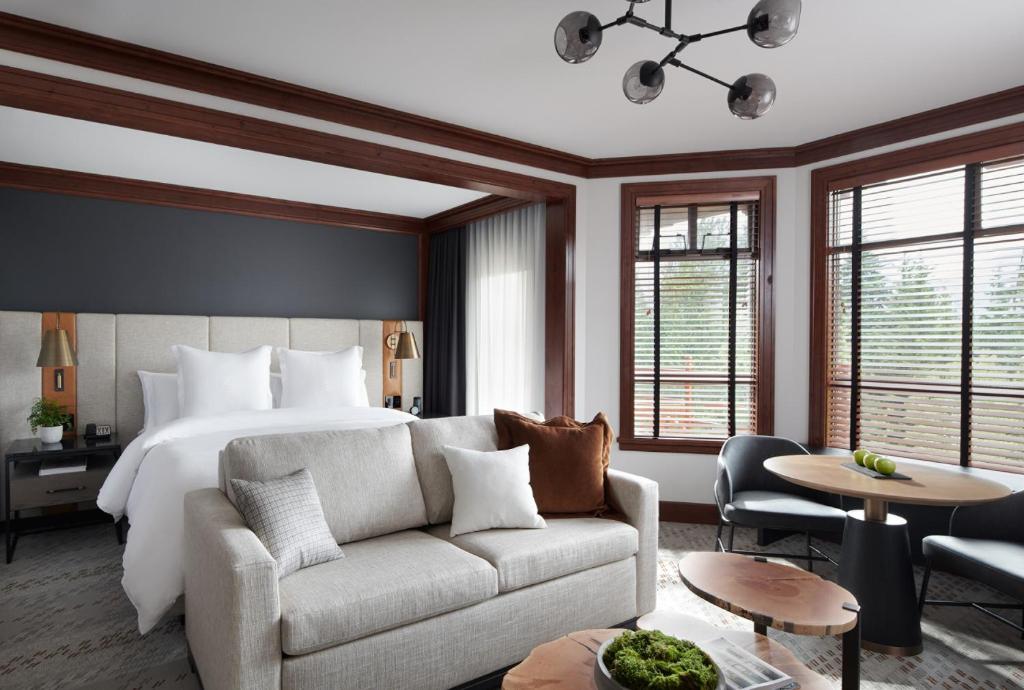 Four Seasons Resort Whistler Room Type - Two Bedroom Interconnecting Deluxe Room Two King Beds