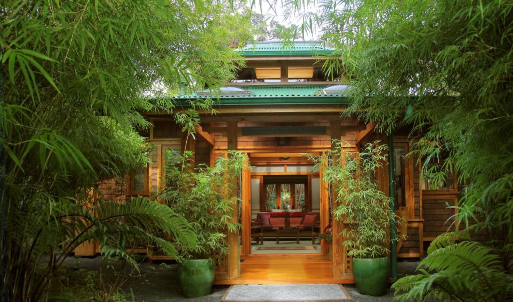 Volcano Rainforest Retreat image