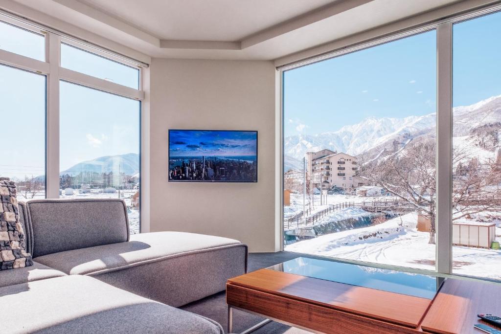 Bluebird Apartments by The Hakuba Collection photo 1