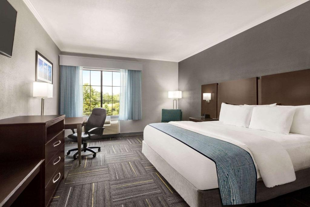 La Quinta by Wyndham Dublin photo 1