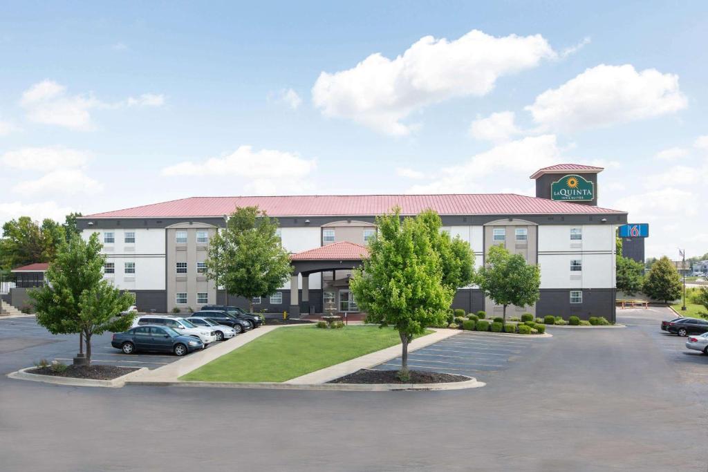 La Quinta by Wyndham Blue Springs photo 4
