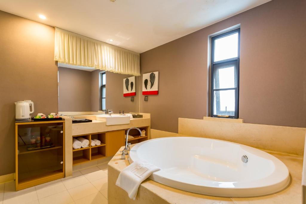 Сьюит (Люкс), Beijing Red Hotel